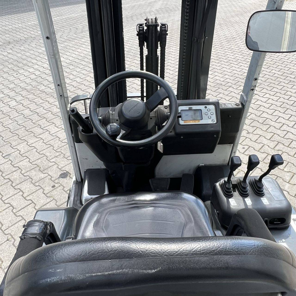 Unicarriers TX3-20L (AG1N1L20Q) - Elektrikli forklift: fotoğraf 4 Unicarriers TX3-20L (AG1N1L20Q) - Elektrikli forklift: fotoğraf 4
