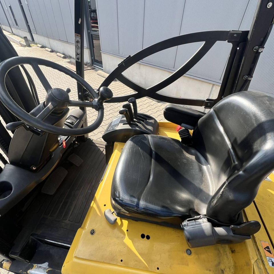 Yale ERP16ATF (SWB) - Elektrikli forklift: fotoğraf 4 Yale ERP16ATF (SWB) - Elektrikli forklift: fotoğraf 4