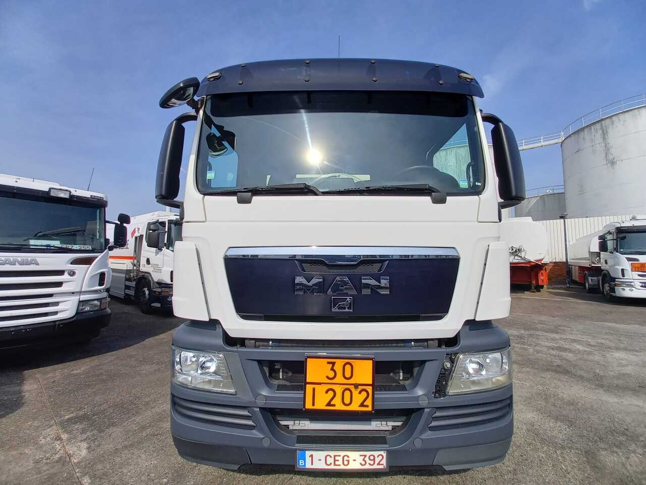 MAN TGS - Tanker kamyon: fotoğraf 4 MAN TGS - Tanker kamyon: fotoğraf 4