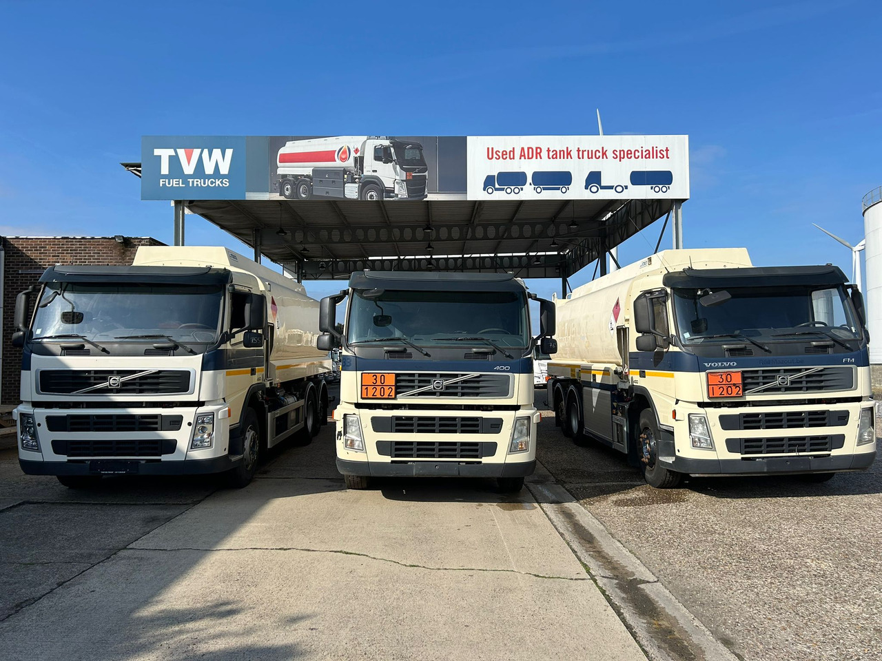 VOLVO FM (lot of 3) - Tanker kamyon: fotoğraf 2 VOLVO FM (lot of 3) - Tanker kamyon: fotoğraf 2