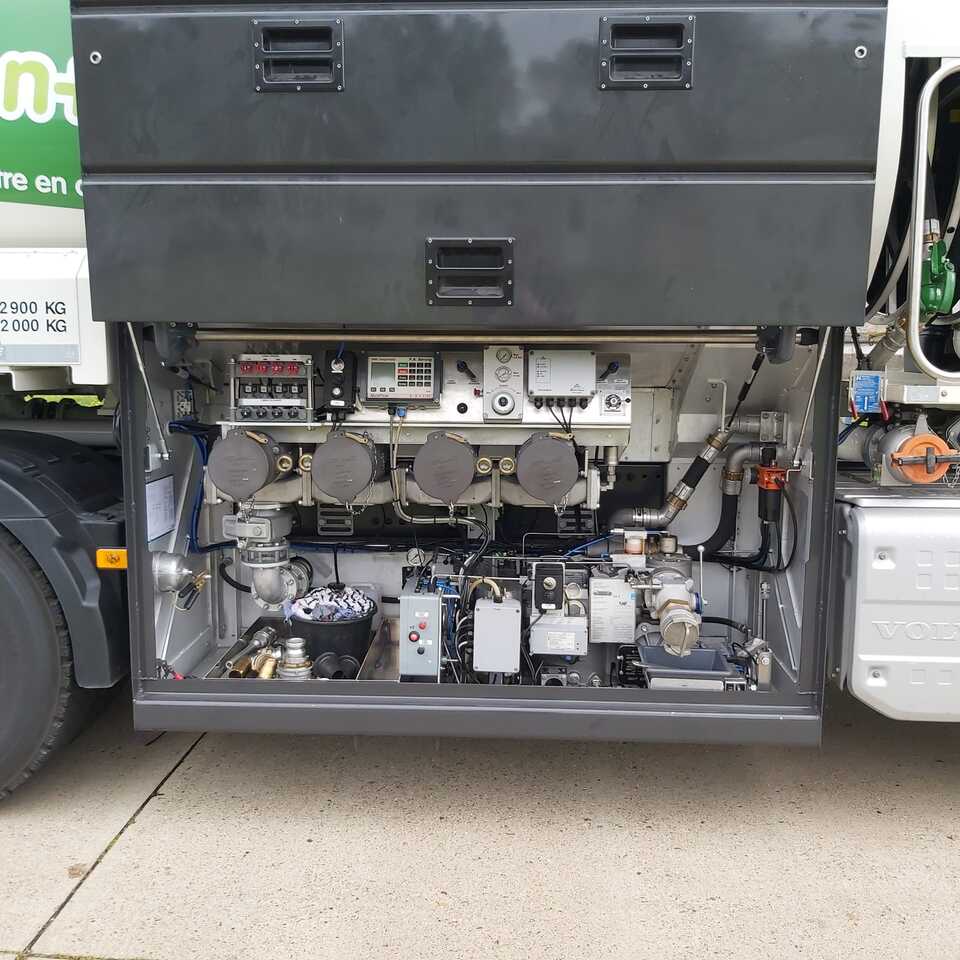 Tanker kamyon VOLVO FM430HP: fotoğraf 13