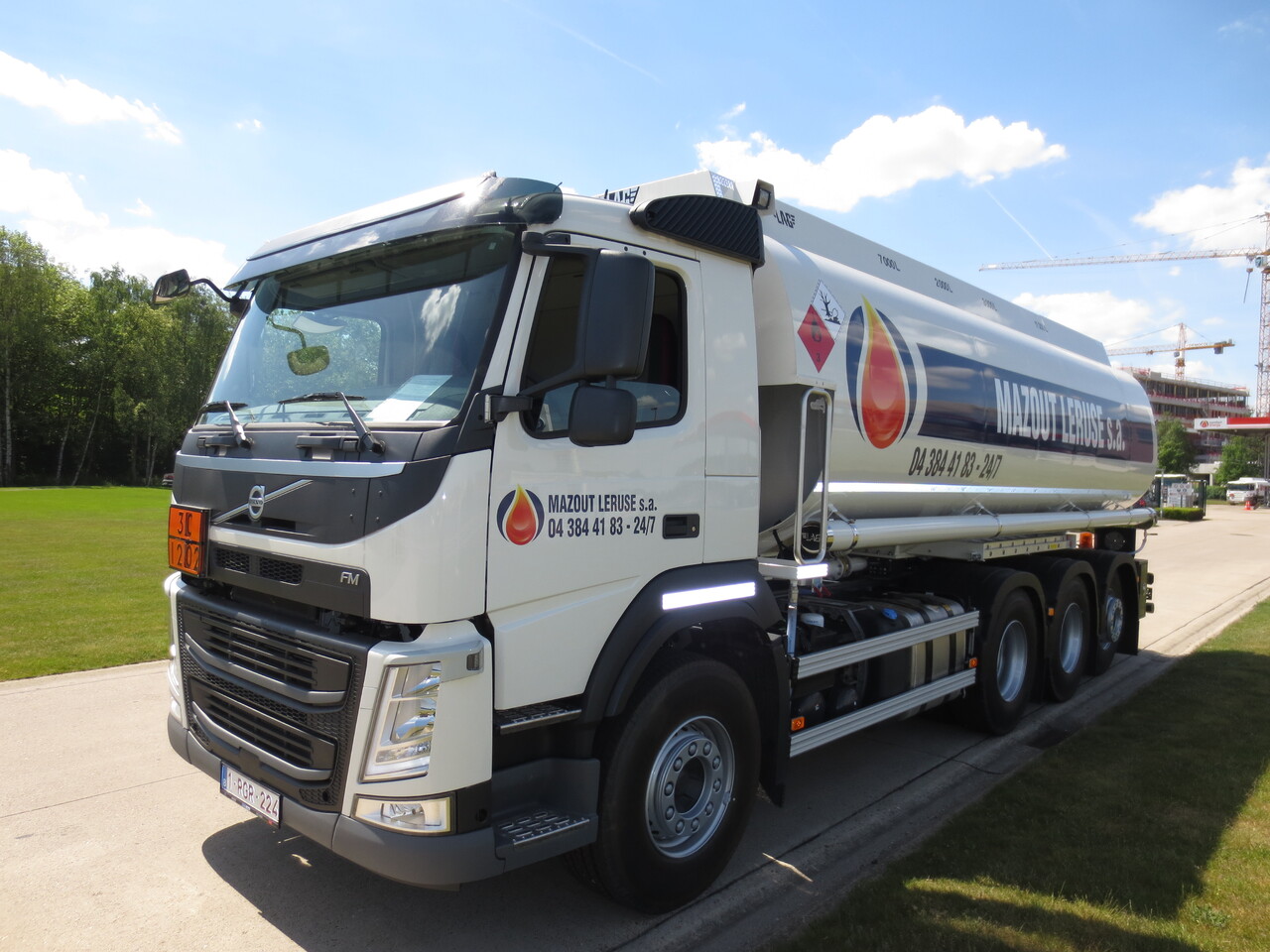 Volvo FM - Tanker kamyon: fotoğraf 1 Volvo FM - Tanker kamyon: fotoğraf 1