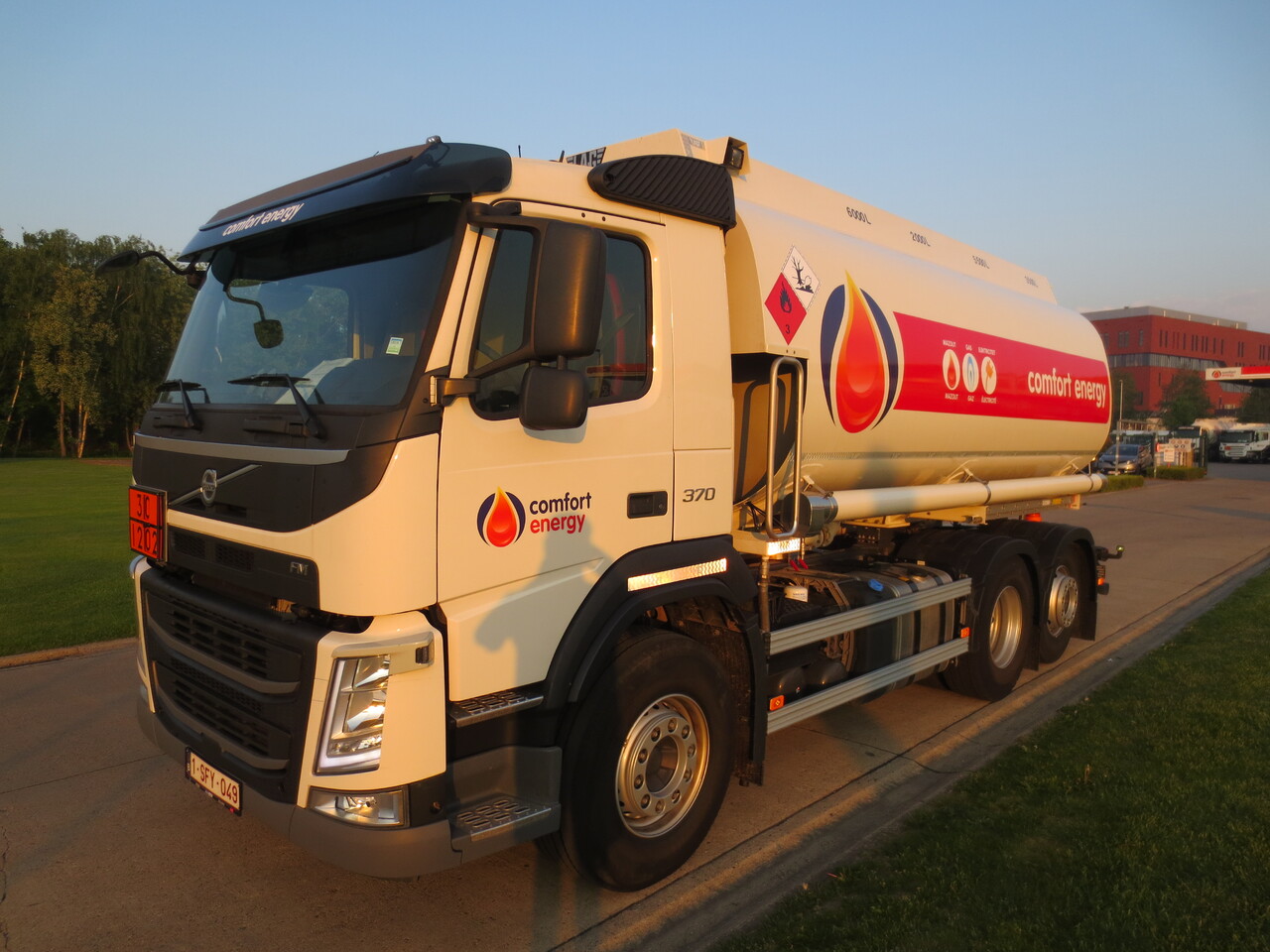 Volvo FM - Tanker kamyon: fotoğraf 1 Volvo FM - Tanker kamyon: fotoğraf 1