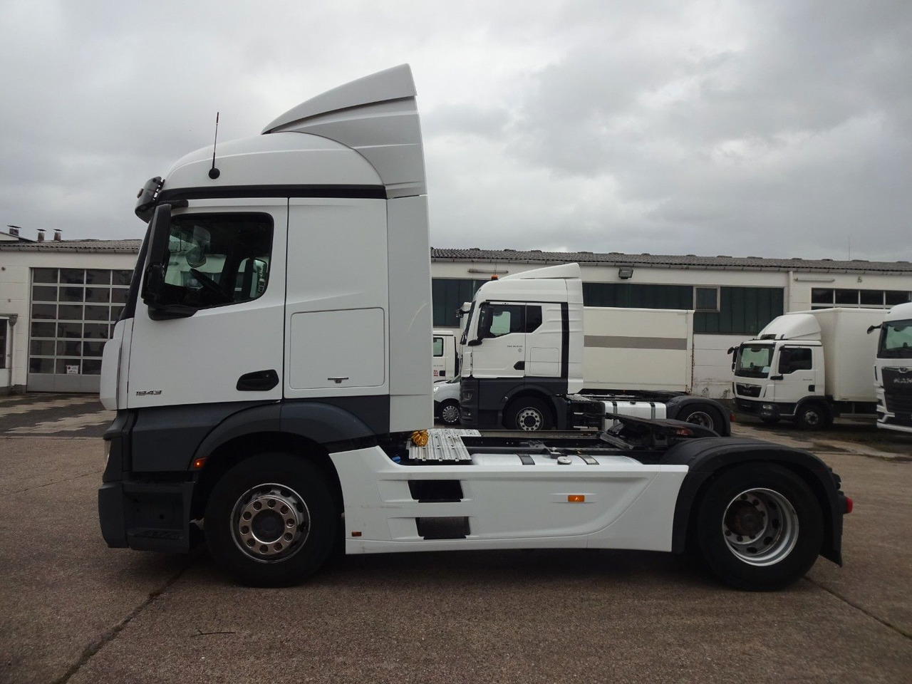 Mercedes-Benz 1843, Retarder, Klima - Çekici: fotoğraf 4 Mercedes-Benz 1843, Retarder, Klima - Çekici: fotoğraf 4