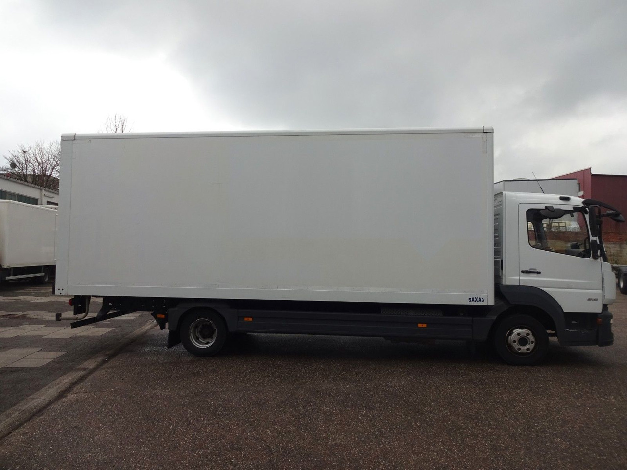 Mercedes-Benz Atego 818, Koffer mit Rolltor - Kapalı kasa kamyonet: fotoğraf 3 Mercedes-Benz Atego 818, Koffer mit Rolltor - Kapalı kasa kamyonet: fotoğraf 3