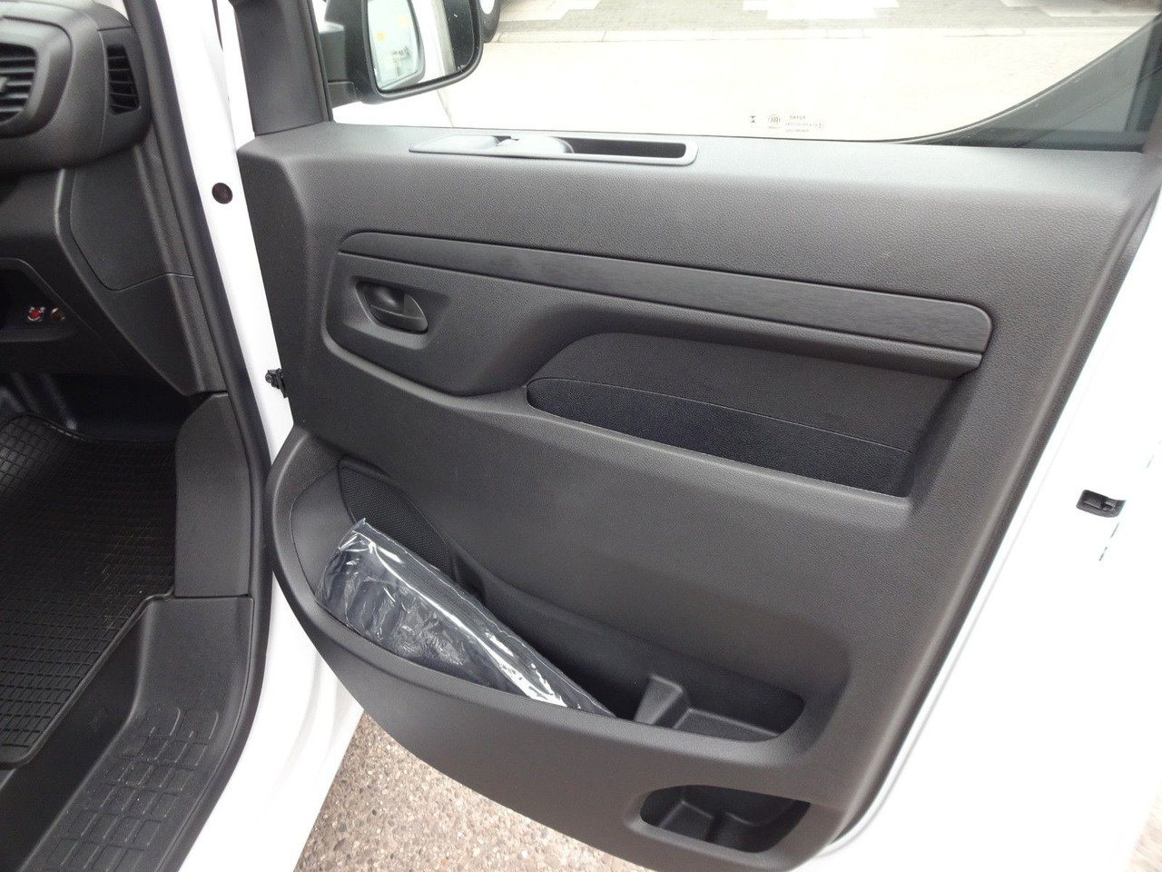 Opel 50 x Vivaro Kasten L1H1, Klima, PDC, finansal kiralama Opel 50 x Vivaro Kasten L1H1, Klima, PDC,: fotoğraf 17