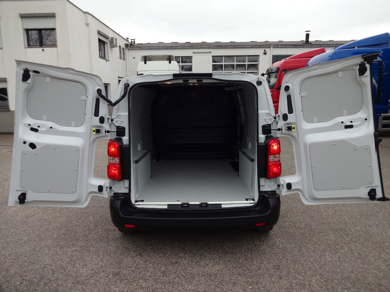 Opel 50 x Vivaro Kasten L1H1, Klima, PDC, Tempomat finansal kiralama Opel 50 x Vivaro Kasten L1H1, Klima, PDC, Tempomat: fotoğraf 9