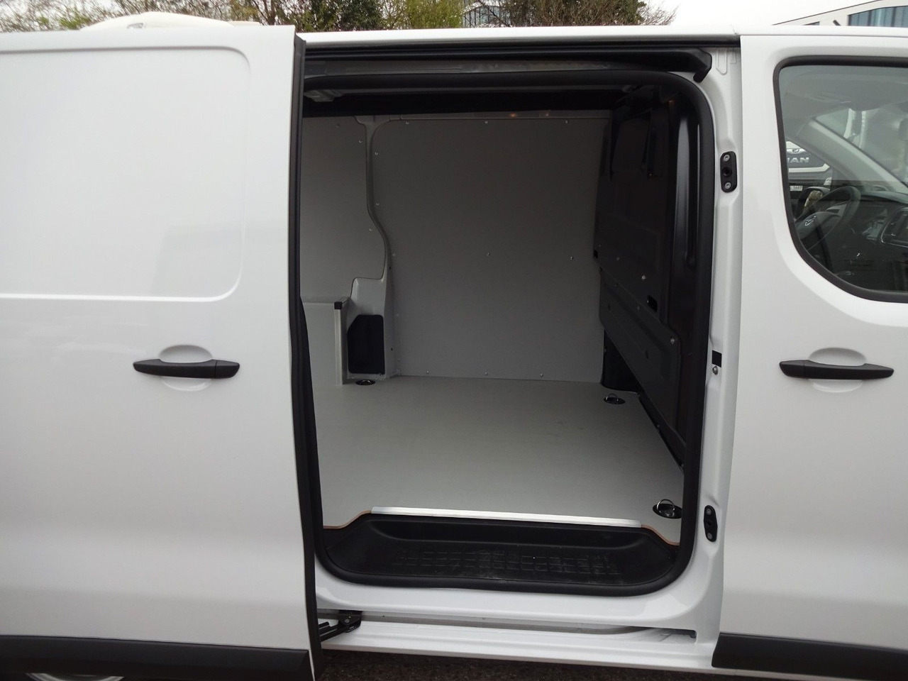 Opel 50 x Vivaro Kasten L1H1, Klima, PDC, Tempomat finansal kiralama Opel 50 x Vivaro Kasten L1H1, Klima, PDC, Tempomat: fotoğraf 12
