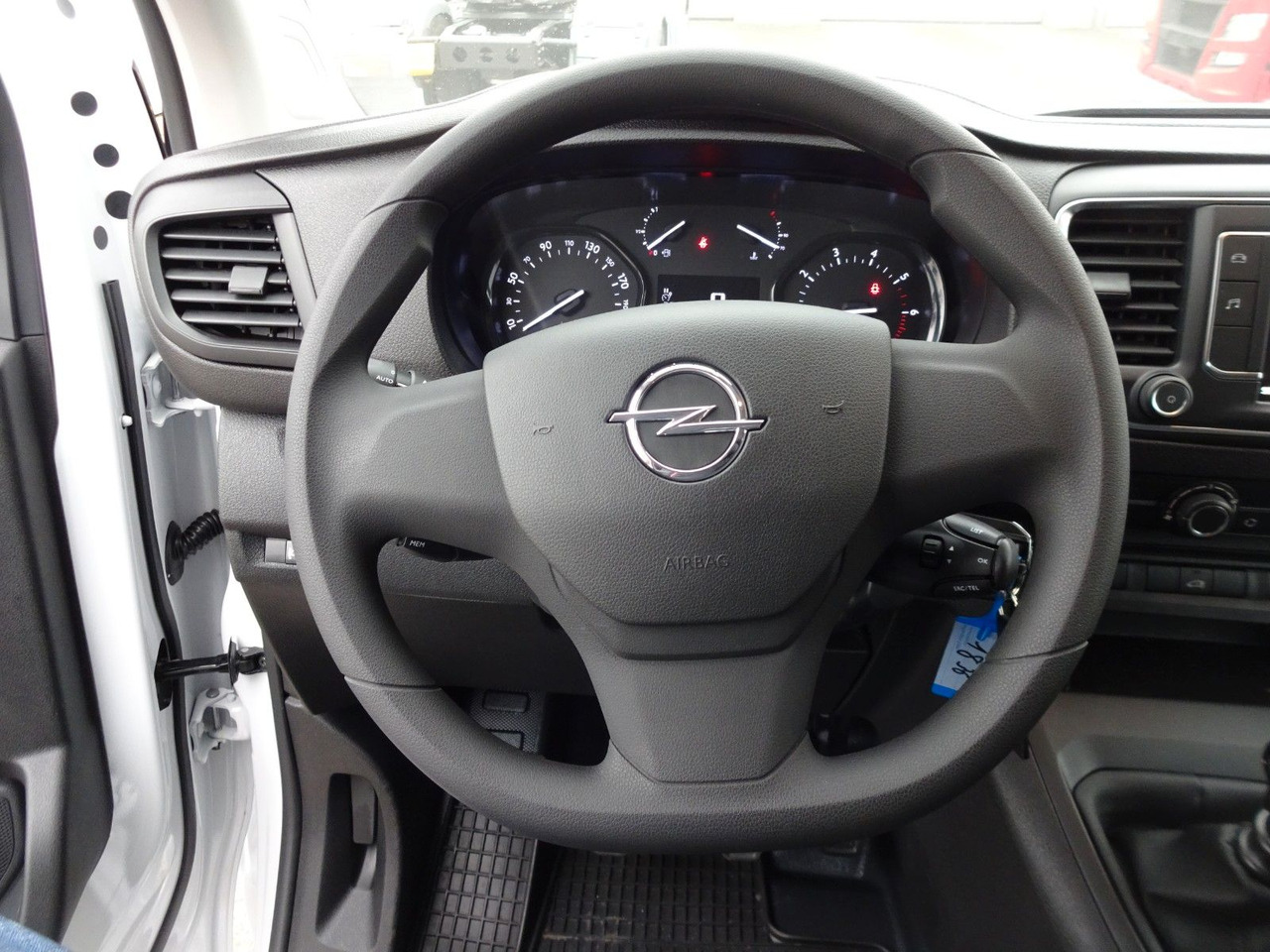Opel 50 x Vivaro Kasten L1H1, Klima, PDC, Tempomat finansal kiralama Opel 50 x Vivaro Kasten L1H1, Klima, PDC, Tempomat: fotoğraf 18