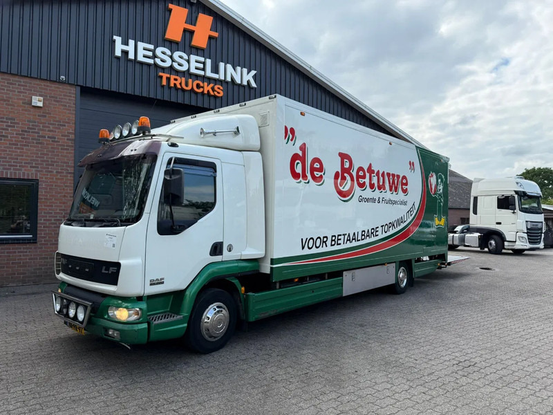 DAF LF 45.220 Laadklep/LBW Zijdeur Airco Slaapcabine AHK - Kapalı kasa kamyon: fotoğraf 1 DAF LF 45.220 Laadklep/LBW Zijdeur Airco Slaapcabine AHK - Kapalı kasa kamyon: fotoğraf 1