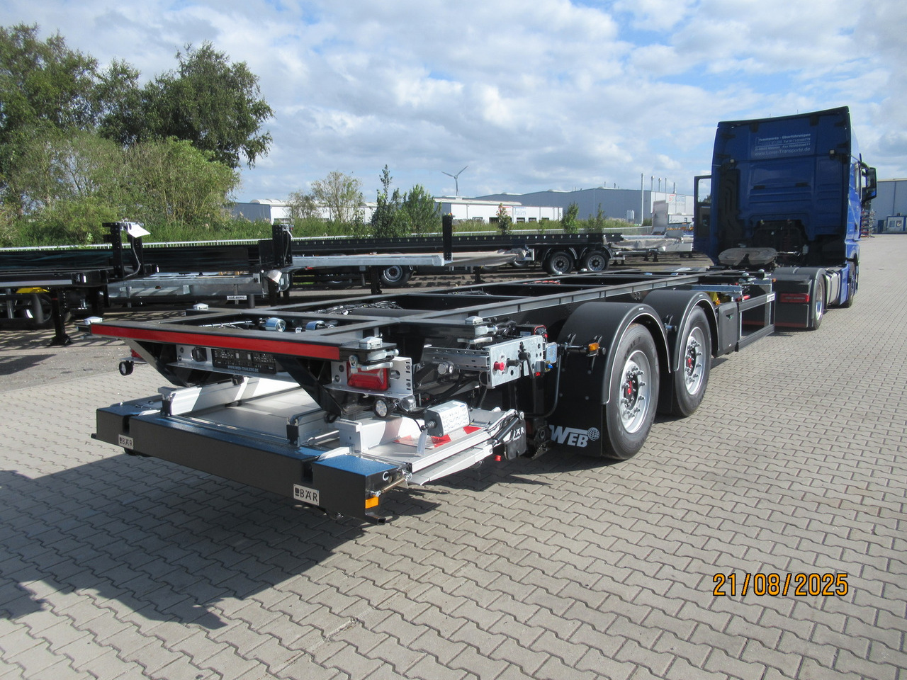 System Trailers BDF-System, Standard ohne Zulassung, mit Ladebordwand - Kapalı karoser römork: fotoğraf 1 System Trailers BDF-System, Standard ohne Zulassung, mit Ladebordwand - Kapalı karoser römork: fotoğraf 1