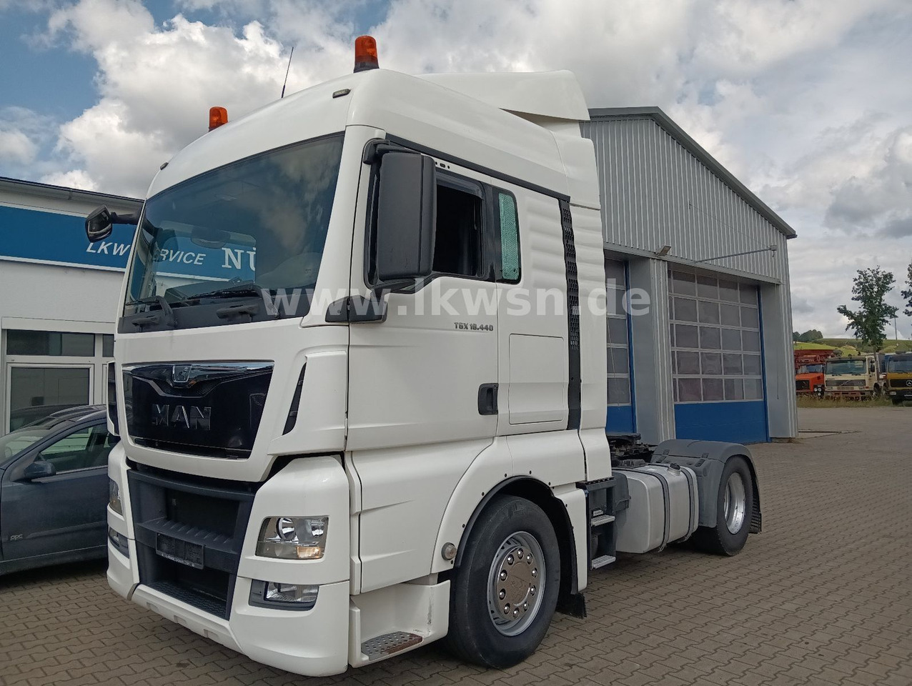 MAN TGX 18:440 FLT XLX 2xTank Klima Spoiler Kühlbox MAN TGX 18:440 FLT XLX 2xTank Klima Spoiler Kühlbox - Çekici: fotoğraf 2 MAN TGX 18:440 FLT XLX 2xTank Klima Spoiler Kühlbox MAN TGX 18:440 FLT XLX 2xTank Klima Spoiler Kühlbox - Çekici: fotoğraf 2
