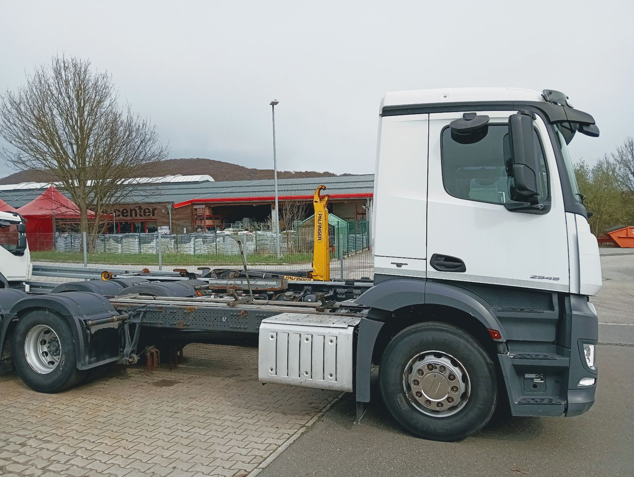 Mercedes-Benz ANTOS 2545 6x2 Lenkachse Luft/Luft PTO AHK - Şasi kamyon: fotoğraf 2 Mercedes-Benz ANTOS 2545 6x2 Lenkachse Luft/Luft PTO AHK - Şasi kamyon: fotoğraf 2
