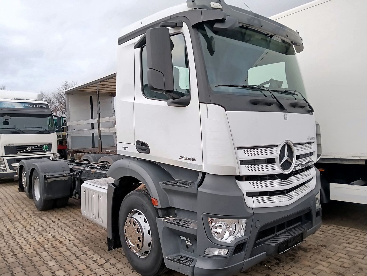 Mercedes-Benz ANTOS 2545 6x2 Lenkachse Luft/Luft PTO AHK - Şasi kamyon: fotoğraf 1 Mercedes-Benz ANTOS 2545 6x2 Lenkachse Luft/Luft PTO AHK - Şasi kamyon: fotoğraf 1
