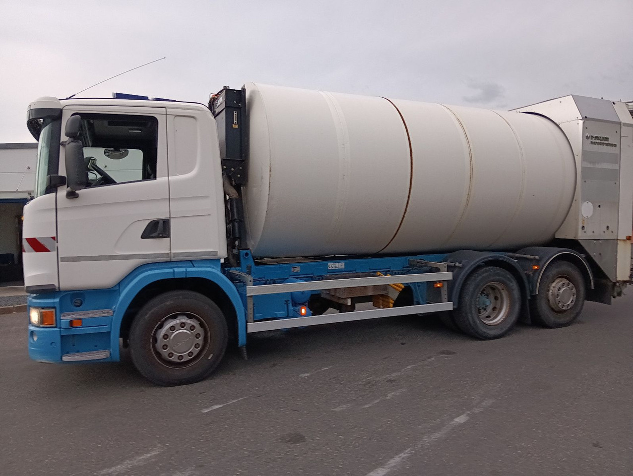 Scania G360 6x2 RETARDER FAUN ROTOPRESS 521L Zöller 230 - Çöp kamyonu: fotoğraf 4 Scania G360 6x2 RETARDER FAUN ROTOPRESS 521L Zöller 230 - Çöp kamyonu: fotoğraf 4