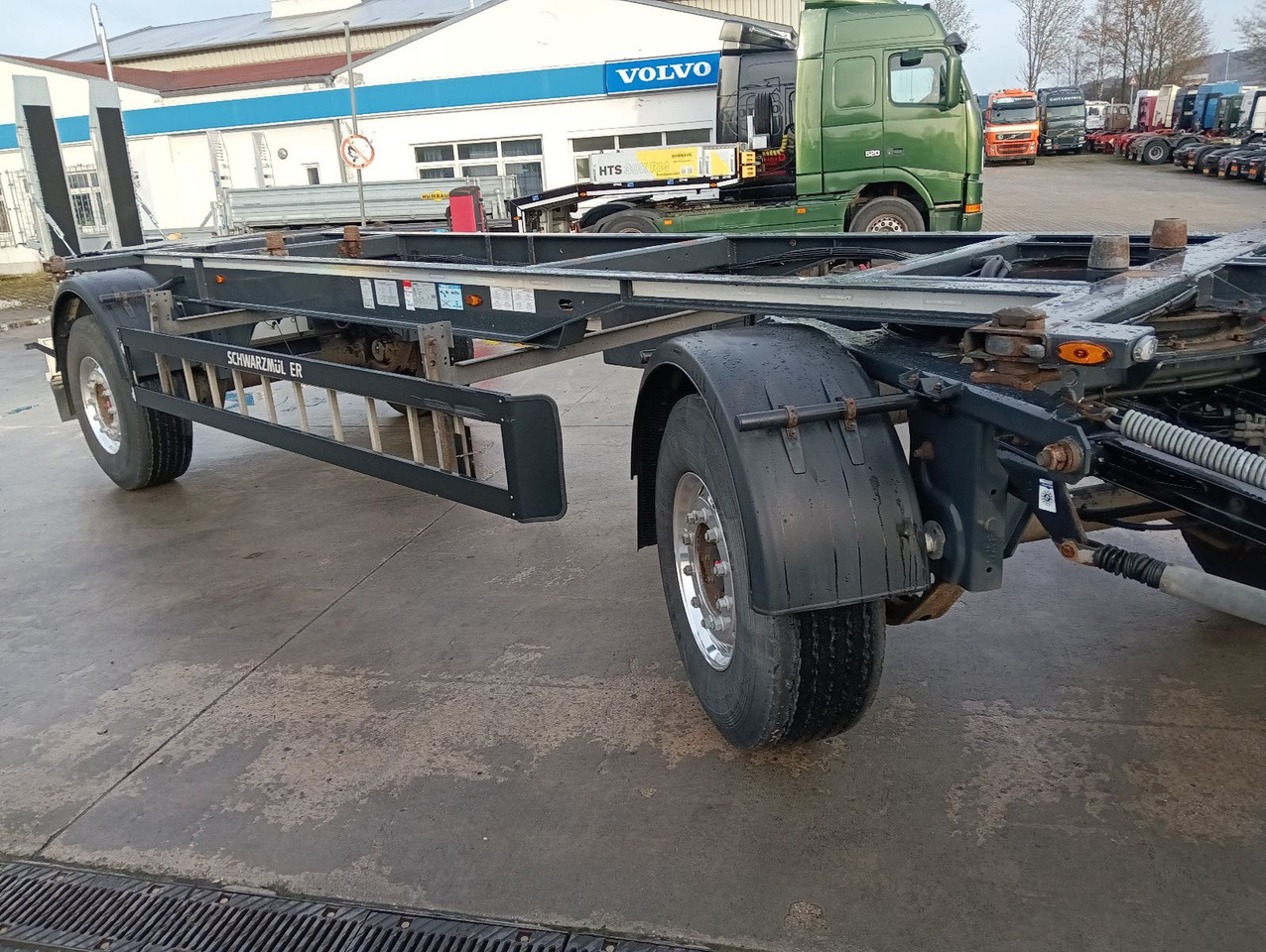 Schwarzmüller 2-A BDF 1,22/1,32 ALCOA Alufelgen ADR 120tkm TÜV Schwarzmüller 2-A BDF 1,22/1,32 ALCOA Alufelgen ADR 120tkm TÜV - Konteynır taşıyıcı/ Yedek karoser römork: fotoğraf 5 Schwarzmüller 2-A BDF 1,22/1,32 ALCOA Alufelgen ADR 120tkm TÜV Schwarzmüller 2-A BDF 1,22/1,32 ALCOA Alufelgen ADR 120tkm TÜV - Konteynır taşıyıcı/ Yedek karoser römork: fotoğraf 5