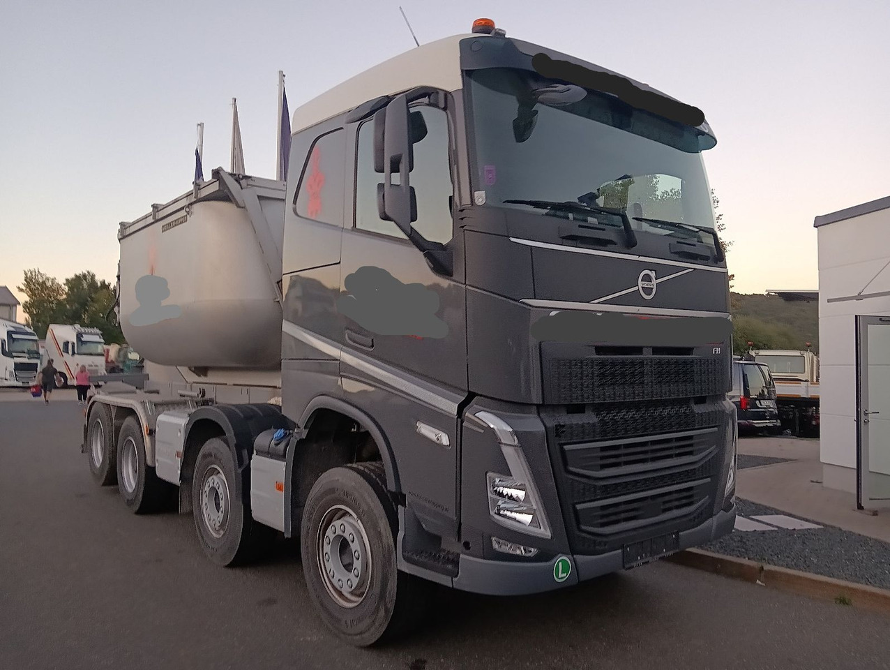 Volvo FH500 8x4R RETARDER LIFT MEILLER-Asphalt FunkAHK - Damperli kamyon: fotoğraf 2 Volvo FH500 8x4R RETARDER LIFT MEILLER-Asphalt FunkAHK - Damperli kamyon: fotoğraf 2