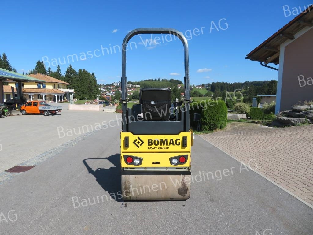 Bomag BW 100 AD-5 - Yol silindiri: fotoğraf 4 Bomag BW 100 AD-5 - Yol silindiri: fotoğraf 4