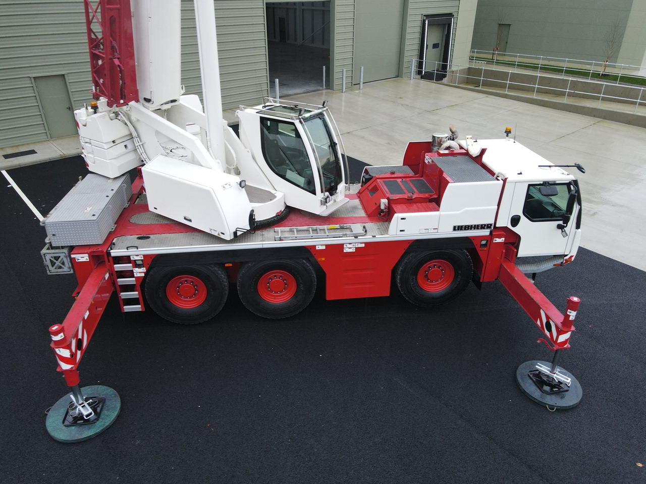 LIEBHERR LTM1060-3.1 - Excellent Condition and Full Remote - All-terrain vinç: fotoğraf 3 LIEBHERR LTM1060-3.1 - Excellent Condition and Full Remote - All-terrain vinç: fotoğraf 3