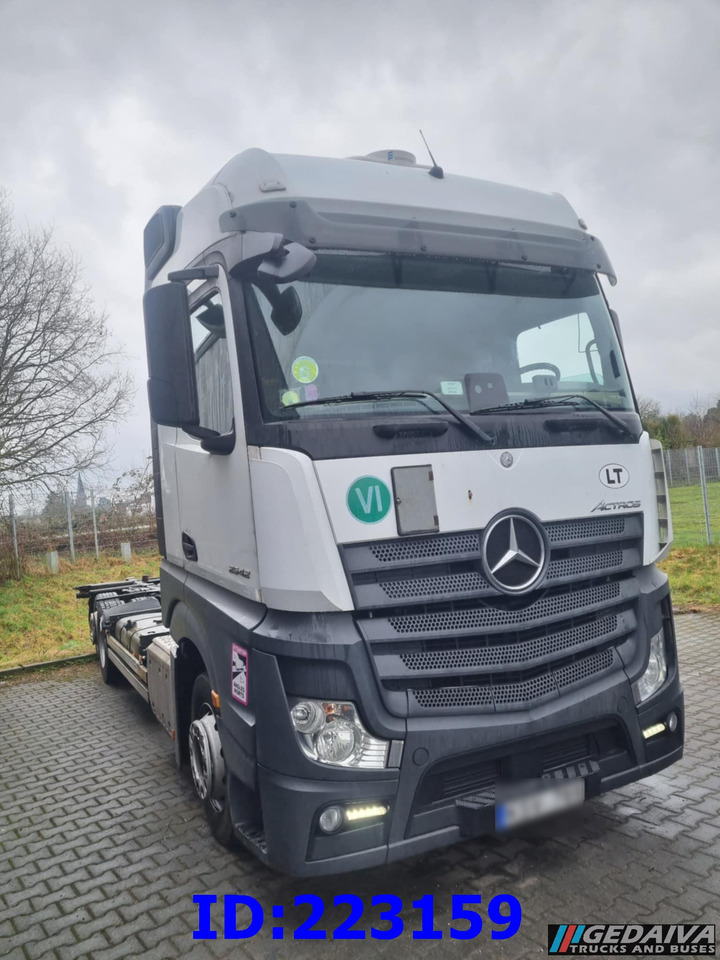 MERCEDES-BENZ Actros 2542 BDF 6x2 Euro6 - Şasi kamyon: fotoğraf 1 MERCEDES-BENZ Actros 2542 BDF 6x2 Euro6 - Şasi kamyon: fotoğraf 1