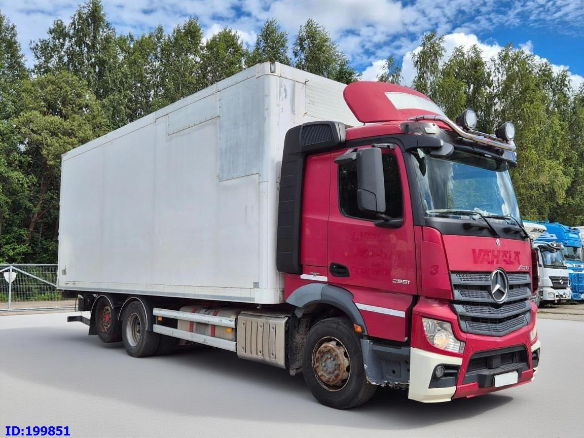 MERCEDES-BENZ Actros 2551 6x2 Euro5 - Kapalı kasa kamyon: fotoğraf 2 MERCEDES-BENZ Actros 2551 6x2 Euro5 - Kapalı kasa kamyon: fotoğraf 2