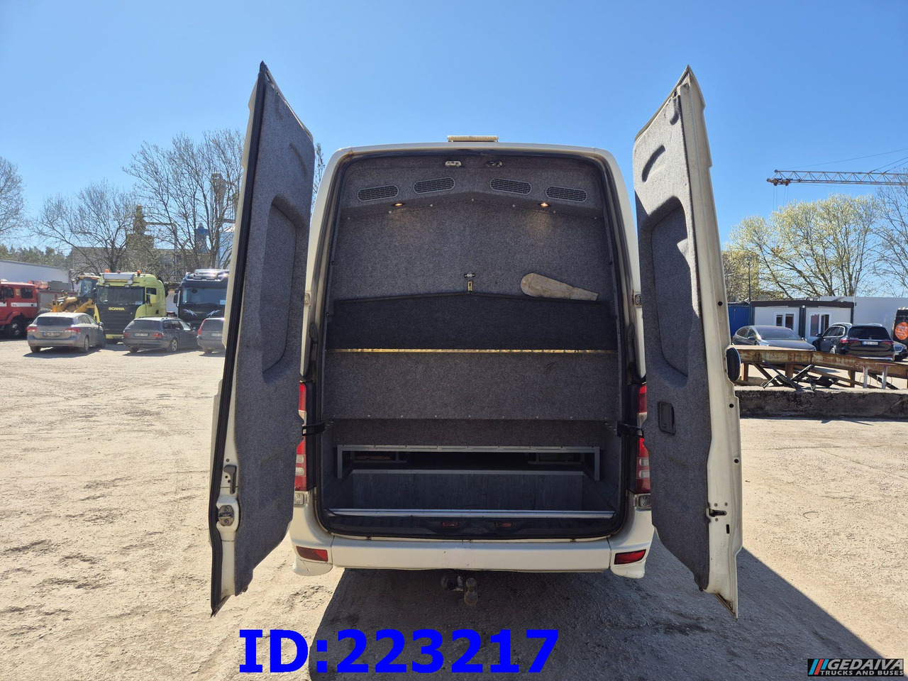 MERCEDES-BENZ Sprinter 518 VIP Prostyle 17-Place (Motor defekt) - Turistik otobüs: fotoğraf 5 MERCEDES-BENZ Sprinter 518 VIP Prostyle 17-Place (Motor defekt) - Turistik otobüs: fotoğraf 5