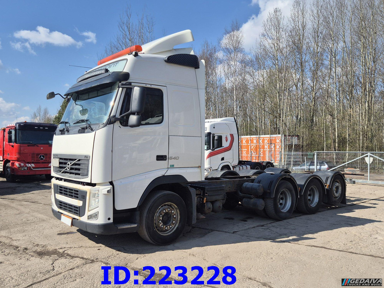 VOLVO FH13 540HP 8X4 Euro5 - Şasi kamyon: fotoğraf 1 VOLVO FH13 540HP 8X4 Euro5 - Şasi kamyon: fotoğraf 1
