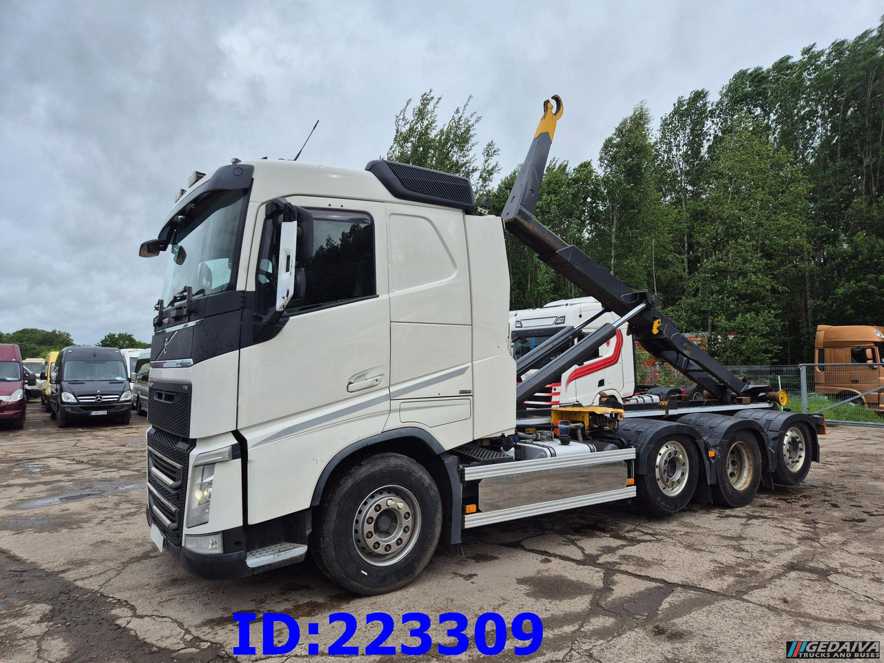 VOLVO FH13 540HP 8x2 Hook lift (2axles steering - 2 axles lifting) - Kancalı yükleyici kamyon: fotoğraf 1 VOLVO FH13 540HP 8x2 Hook lift (2axles steering - 2 axles lifting) - Kancalı yükleyici kamyon: fotoğraf 1