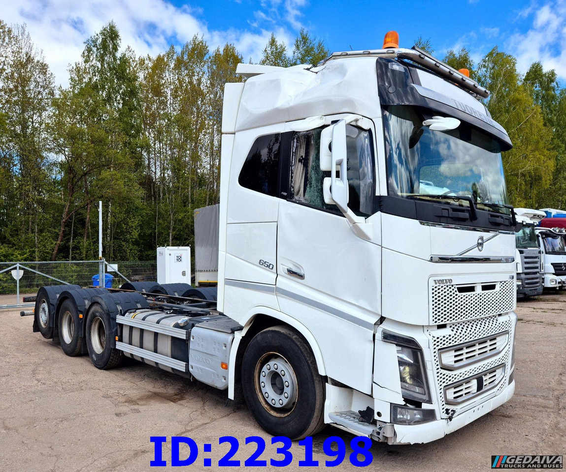 VOLVO FH16 650HP 8X4 (Steering axle) - Şasi kamyon: fotoğraf 4 VOLVO FH16 650HP 8X4 (Steering axle) - Şasi kamyon: fotoğraf 4