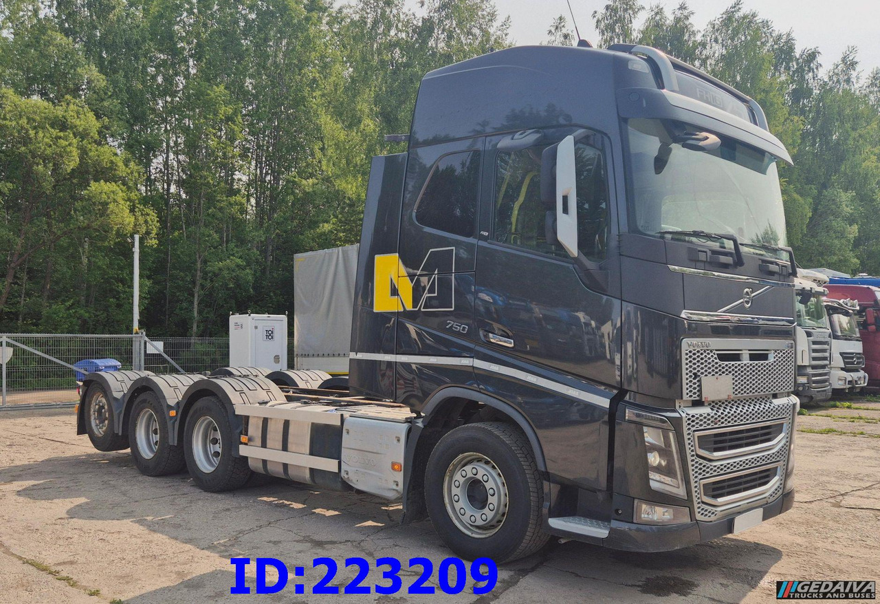 VOLVO FH16 750HP 8x4 Steering axle - Şasi kamyon: fotoğraf 1 VOLVO FH16 750HP 8x4 Steering axle - Şasi kamyon: fotoğraf 1