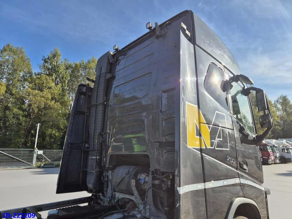 VOLVO FH16 750HP 8x4 Steering axle - Şasi kamyon: fotoğraf 5 VOLVO FH16 750HP 8x4 Steering axle - Şasi kamyon: fotoğraf 5