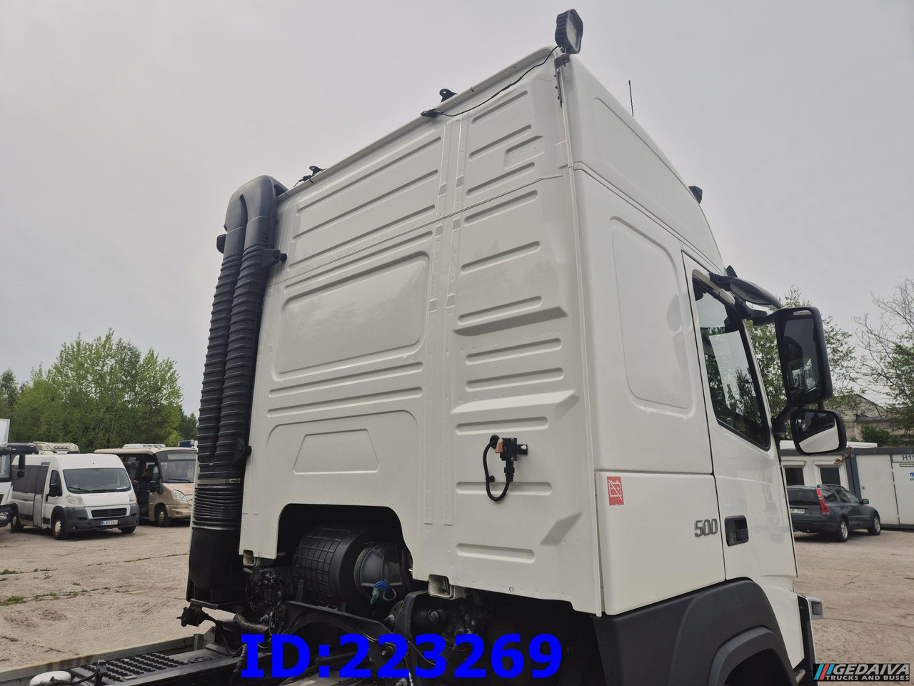 VOLVO FM13 500HP 8x2 (2 steering axels) - Şasi kamyon: fotoğraf 5 VOLVO FM13 500HP 8x2 (2 steering axels) - Şasi kamyon: fotoğraf 5