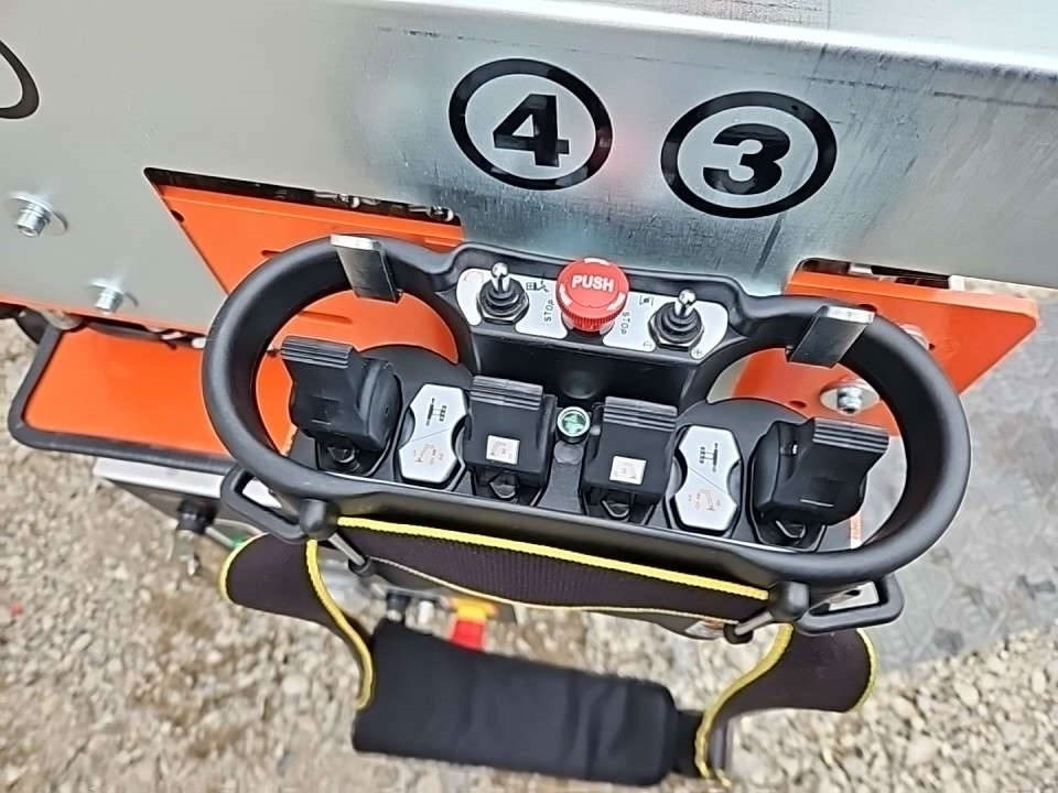 EasyLift R180 - Eklemli platform: fotoğraf 3 EasyLift R180 - Eklemli platform: fotoğraf 3