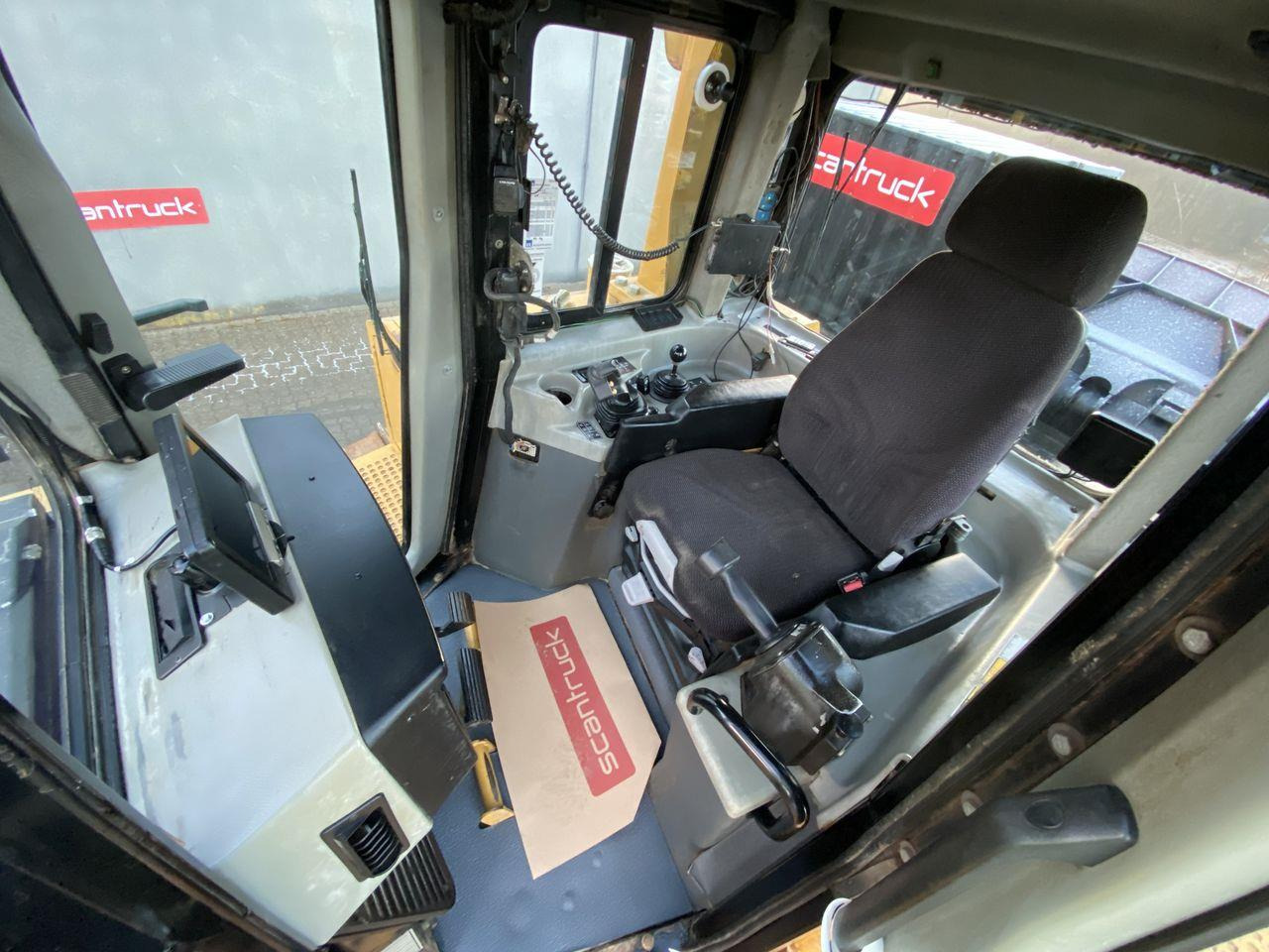 Caterpillar D6T LGP - Buldozer: fotoğraf 3 Caterpillar D6T LGP - Buldozer: fotoğraf 3