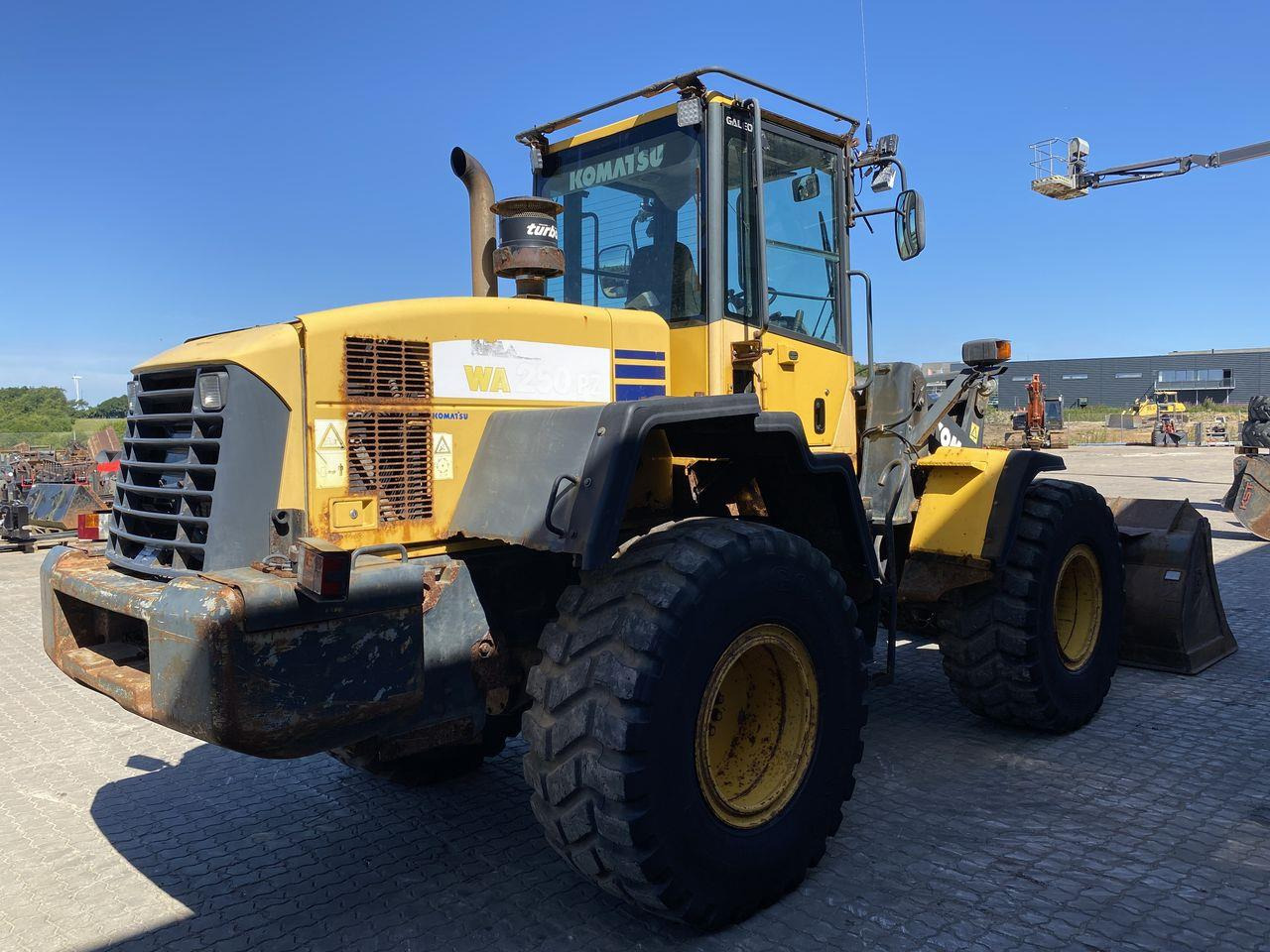 Komatsu WA250PZ-5 - Tekerlekli yükleyici: fotoğraf 4 Komatsu WA250PZ-5 - Tekerlekli yükleyici: fotoğraf 4