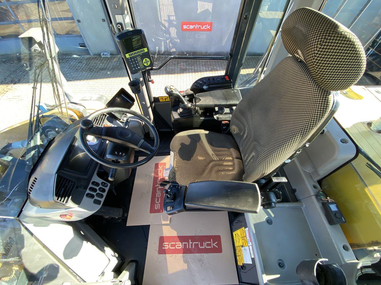 Komatsu WA470-7 - Tekerlekli yükleyici: fotoğraf 3 Komatsu WA470-7 - Tekerlekli yükleyici: fotoğraf 3