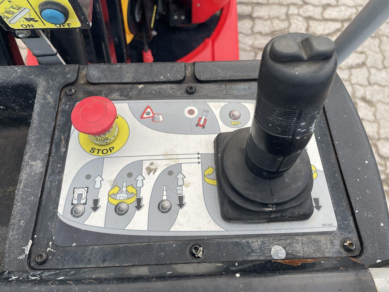 Manitou 100VJR - Dikey platform: fotoğraf 3 Manitou 100VJR - Dikey platform: fotoğraf 3