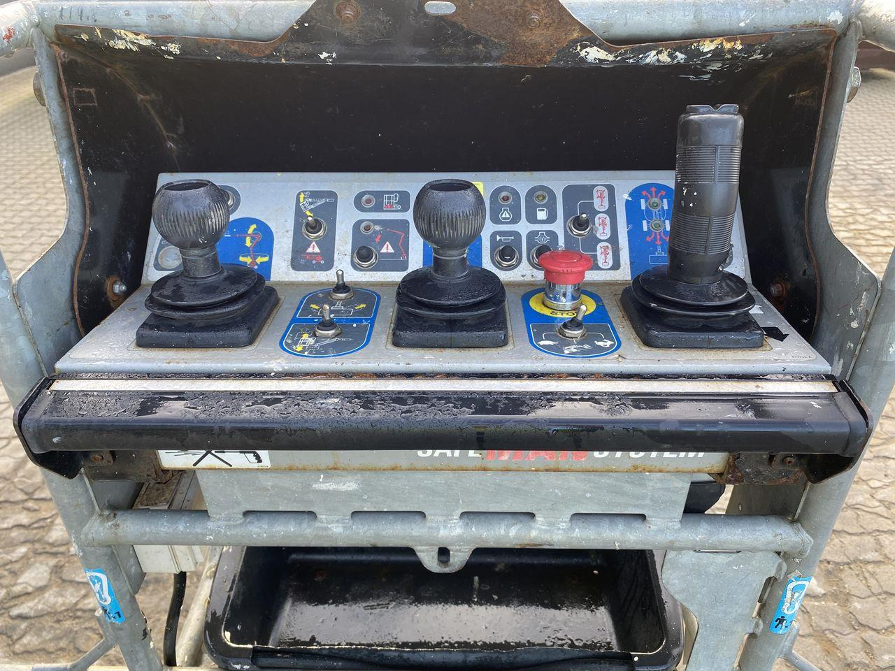 Manitou 160ATJ RC - Eklemli platform: fotoğraf 3 Manitou 160ATJ RC - Eklemli platform: fotoğraf 3