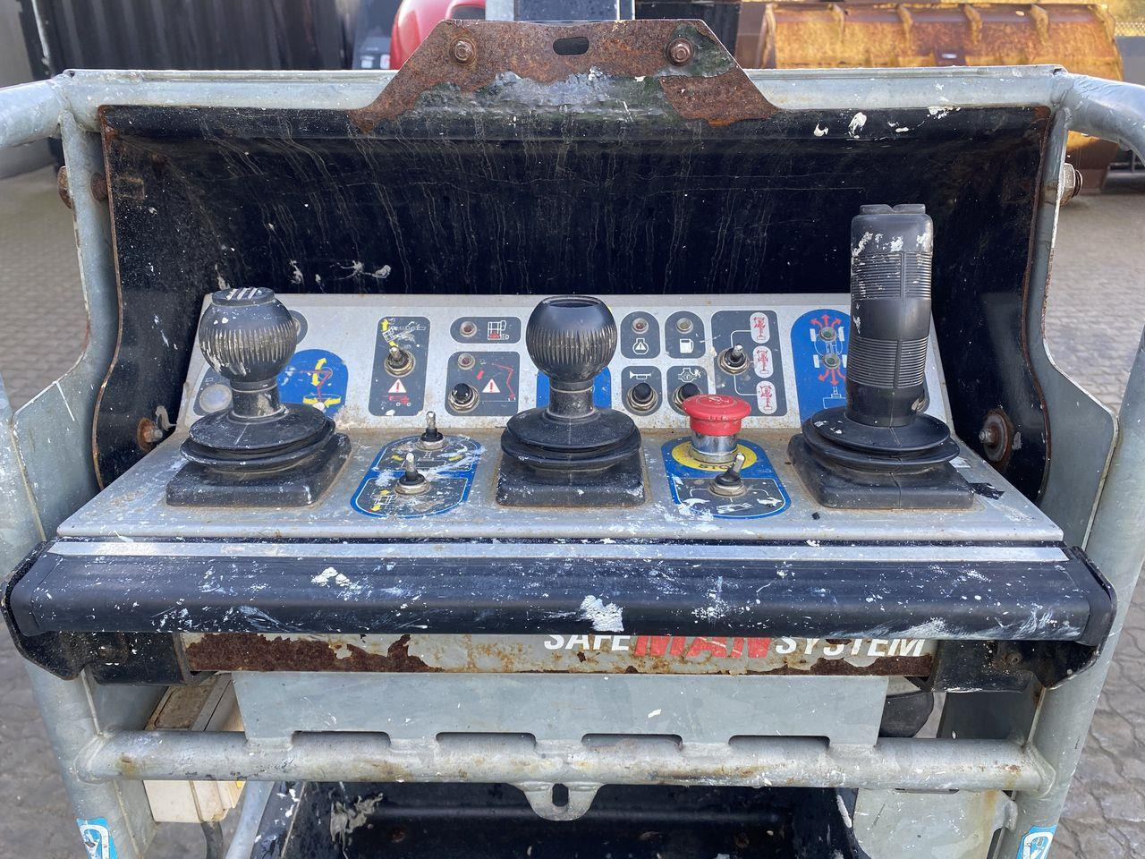 Manitou 160ATJ RC - Eklemli platform: fotoğraf 3 Manitou 160ATJ RC - Eklemli platform: fotoğraf 3