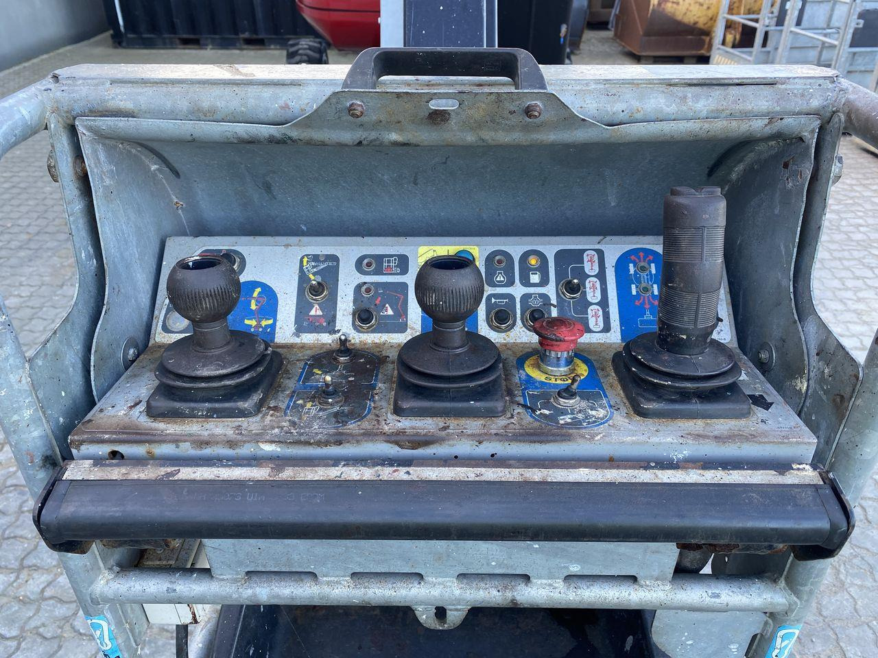 Manitou 160ATJ RC - Eklemli platform: fotoğraf 3 Manitou 160ATJ RC - Eklemli platform: fotoğraf 3