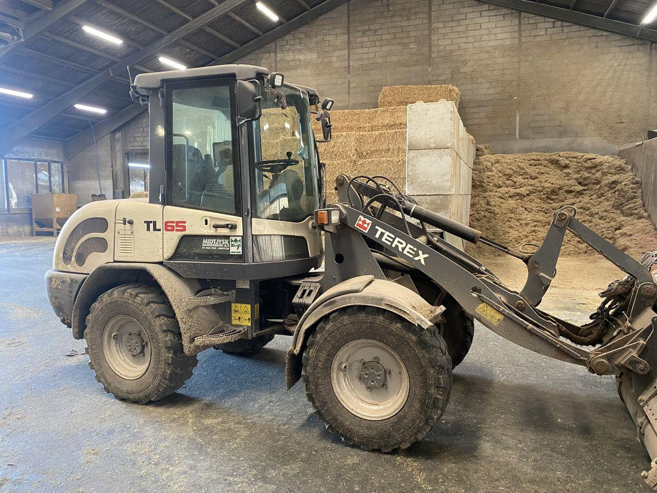 Terex TL65 - Belden kırmalı yükleyici: fotoğraf 1 Terex TL65 - Belden kırmalı yükleyici: fotoğraf 1