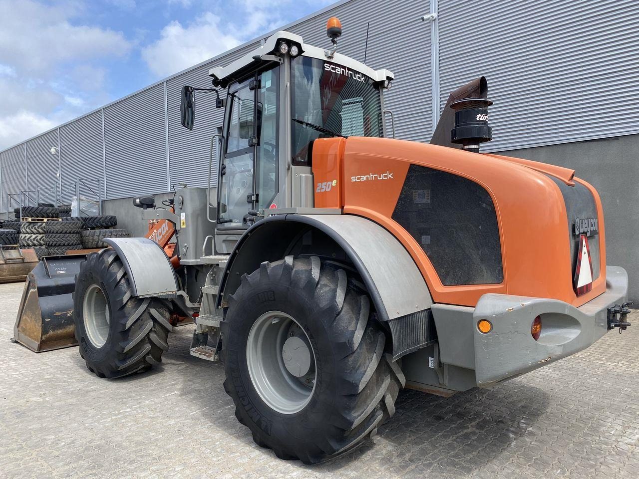 Weycor AR250e - Tekerlekli yükleyici: fotoğraf 2 Weycor AR250e - Tekerlekli yükleyici: fotoğraf 2