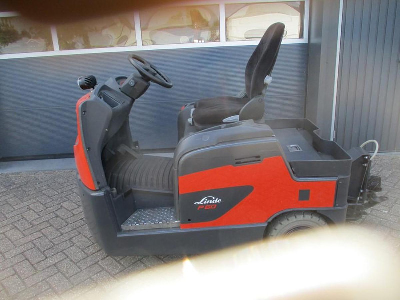 Linde P 60 - Akülü çekici: fotoğraf 2 Linde P 60 - Akülü çekici: fotoğraf 2