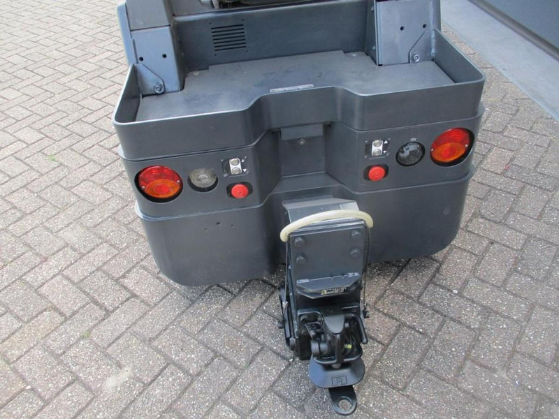 Linde P 60 - Akülü çekici: fotoğraf 5 Linde P 60 - Akülü çekici: fotoğraf 5