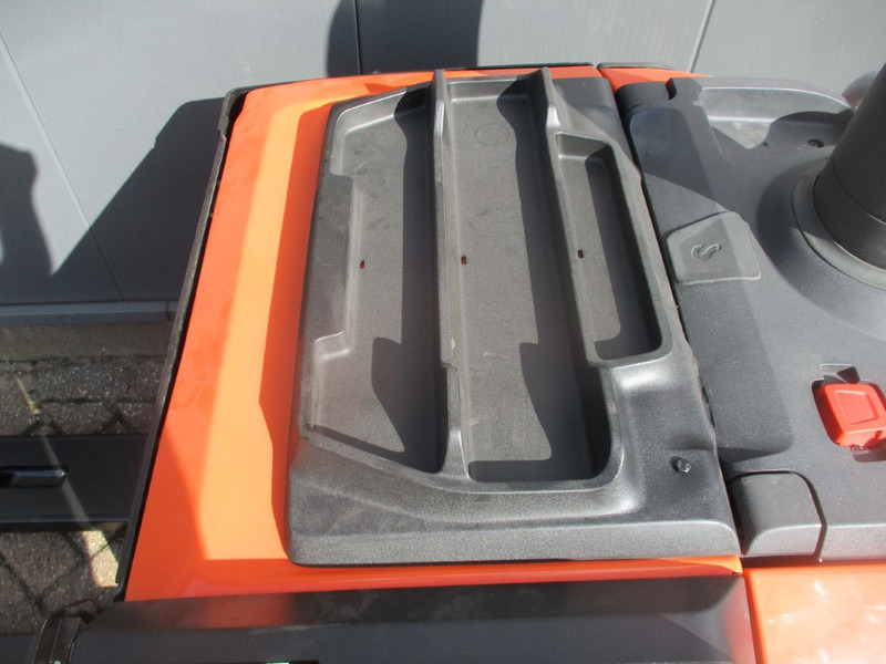 Toyota LPE 200 - Kullanılan transpalet: fotoğraf 5 Toyota LPE 200 - Kullanılan transpalet: fotoğraf 5