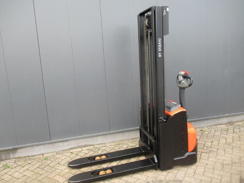 Toyota SWE 100 - Istif makinası: fotoğraf 2 Toyota SWE 100 - Istif makinası: fotoğraf 2