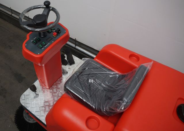 EP T1260 - Yer süpürme makinası: fotoğraf 3 EP T1260 - Yer süpürme makinası: fotoğraf 3