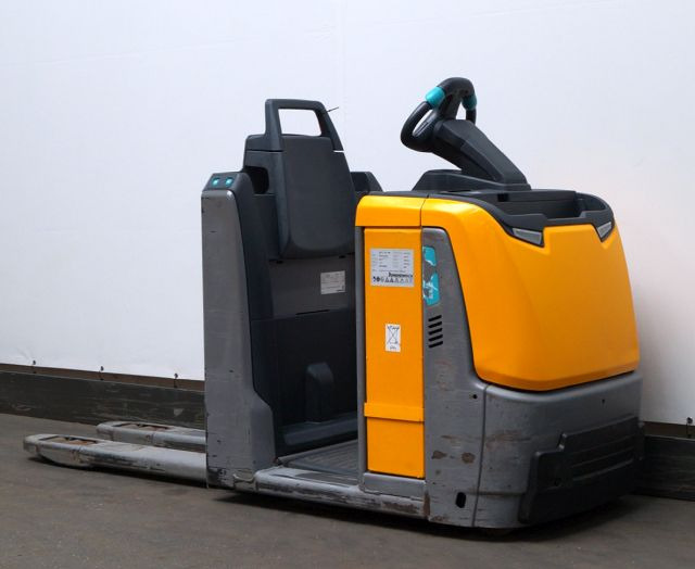 Jungheinrich ECE220 - Sipariş hazırlama makinası: fotoğraf 2 Jungheinrich ECE220 - Sipariş hazırlama makinası: fotoğraf 2