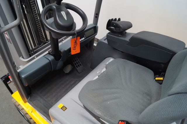 Jungheinrich EFG220 - Elektrikli forklift: fotoğraf 3 Jungheinrich EFG220 - Elektrikli forklift: fotoğraf 3