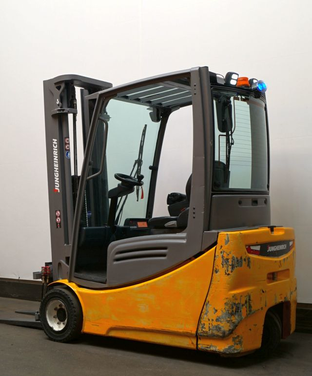 Jungheinrich EFG220 - Elektrikli forklift: fotoğraf 2 Jungheinrich EFG220 - Elektrikli forklift: fotoğraf 2